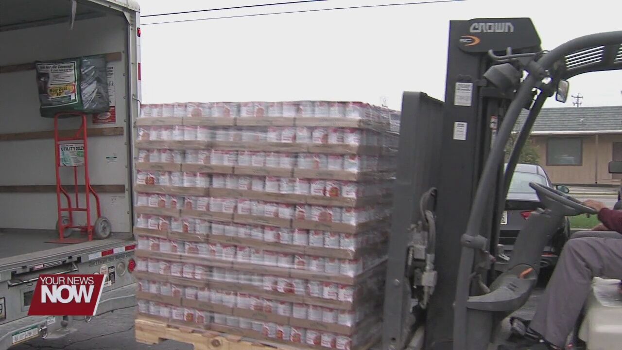 AgCredit makes food donation to West Ohio Food Bank